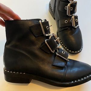 Steve Madden 90s combat chunky boots size …